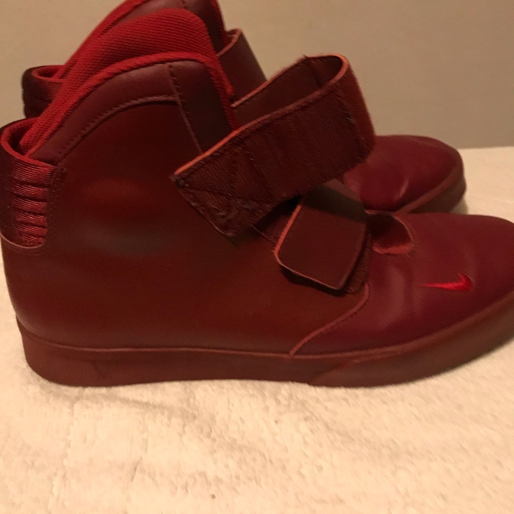 Nike Flystepper 2k3 Mens size 10.5 in red